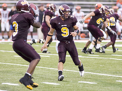 Gridiron Club To Hold "Freshman Picnic"