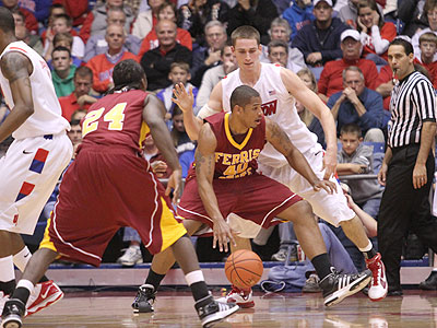 FSU's Justin Keenan tries to score in Tuesday's exhibition (Photo by Erik Schelkun of Elsestar Images)