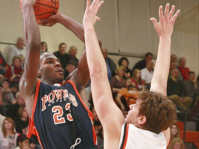 The Bulldogs inked Flint Powers standout DeMarco Sanders (left).  Photo courtesy of the Great Lakes Hoops website (www.greatlakeshoops.com)