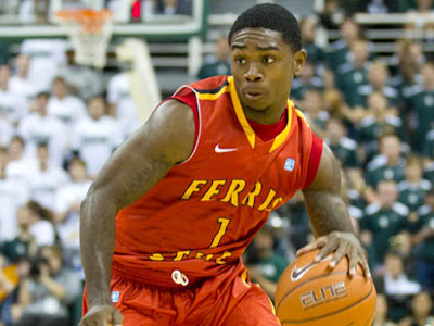 Men's Basketball Hosts Grace Bible Wednesday
