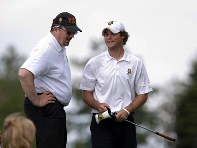Assistant coach Phil Walling and senior Kurt Valley have helped the Bulldogs earn a 17th-place tie national ranking.