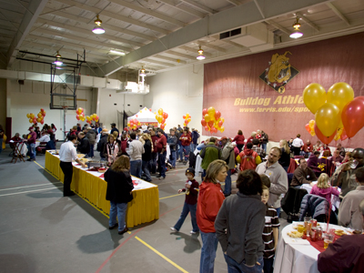 Hockey On Ice Tailgate Set  For February 19