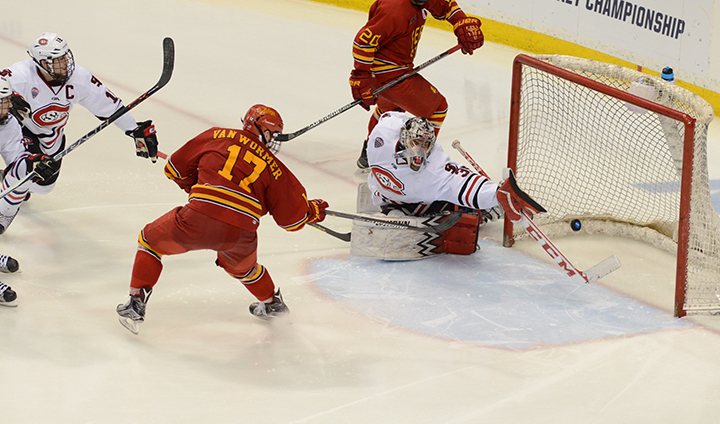 VanWormer Nets Overtime Goal, Bulldogs Advance to West Regional Final