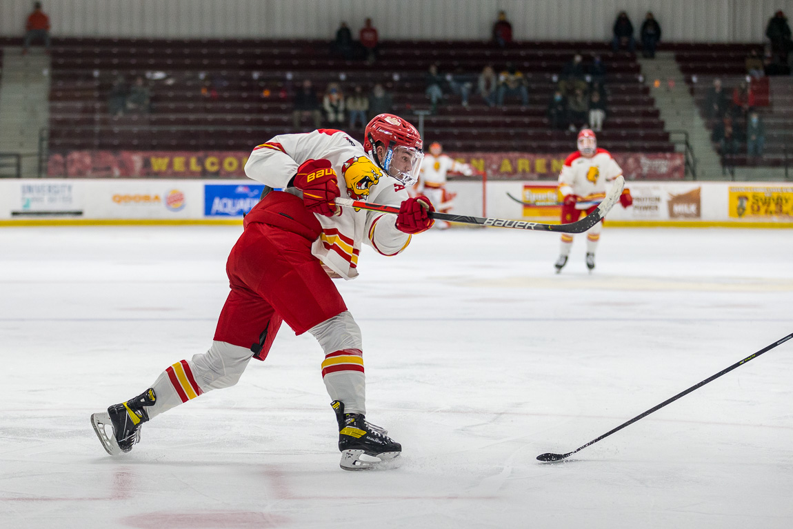 Bulldogs Push #2 Mavericks Early But Fall In League Play