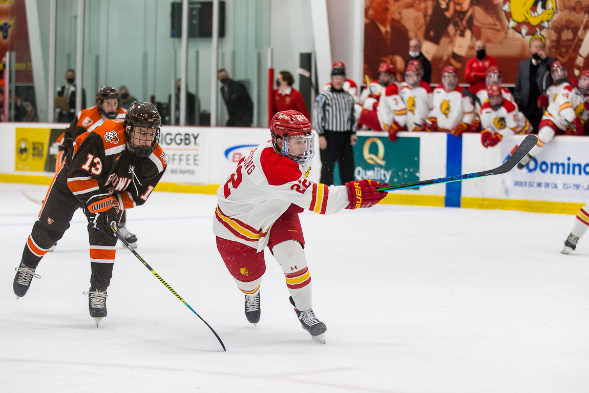 Bulldogs Battle Back But Fall To #18 Lake Superior State