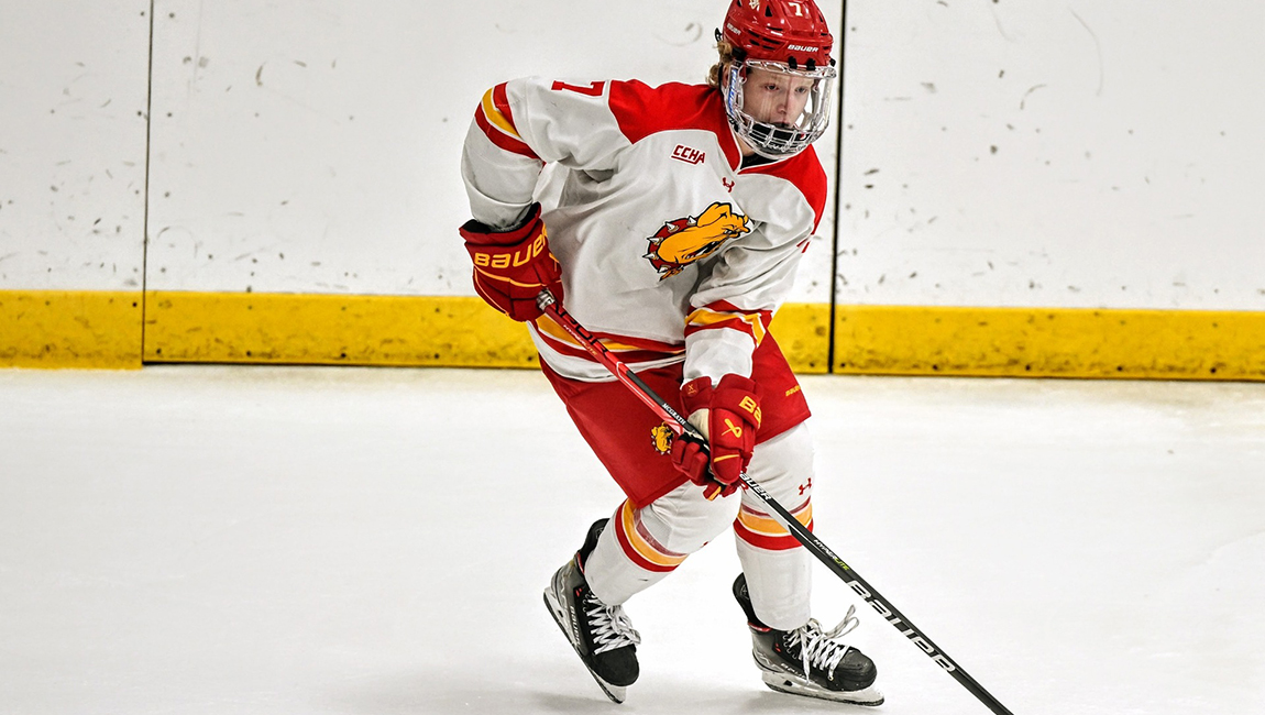 Bulldogs Settle For CCHA Split With St. Thomas