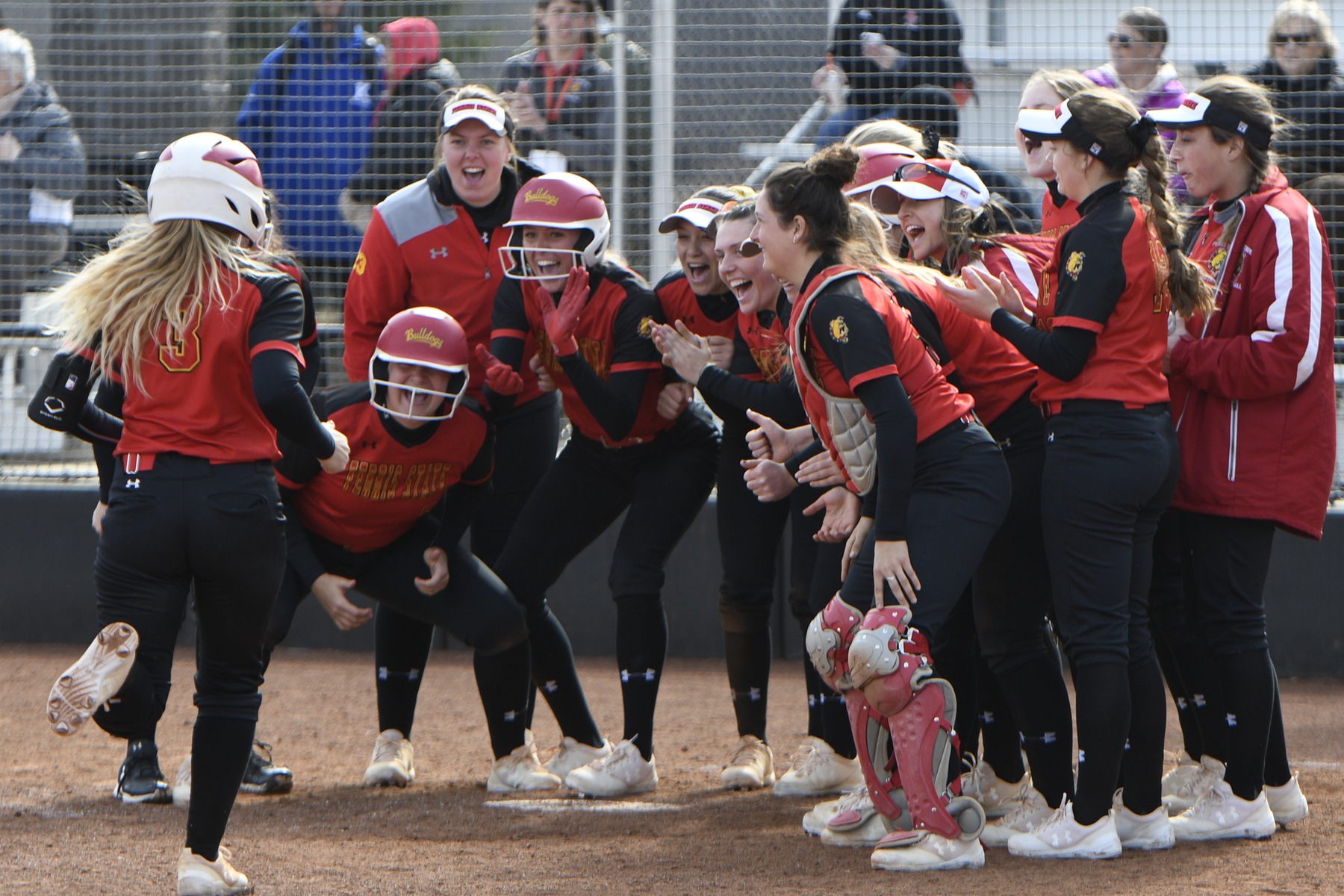 Bulldogs Split Double Header with Davenport