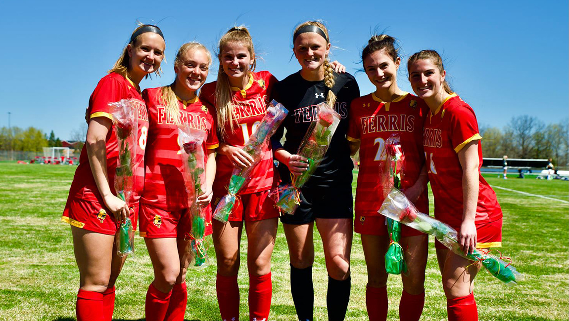 Bulldogs Top Northwood On Senior Day to Stay Unbeaten