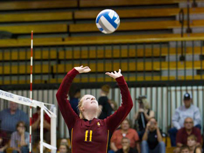 Sophomore setter Samantha Fordyce produced a match-high 44 assists in the victory at Lake Superior State.  (Photo by Ben Amato)