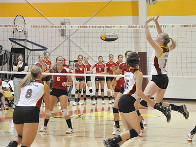 Ferris State Volleyball Blanks Michigan Tech