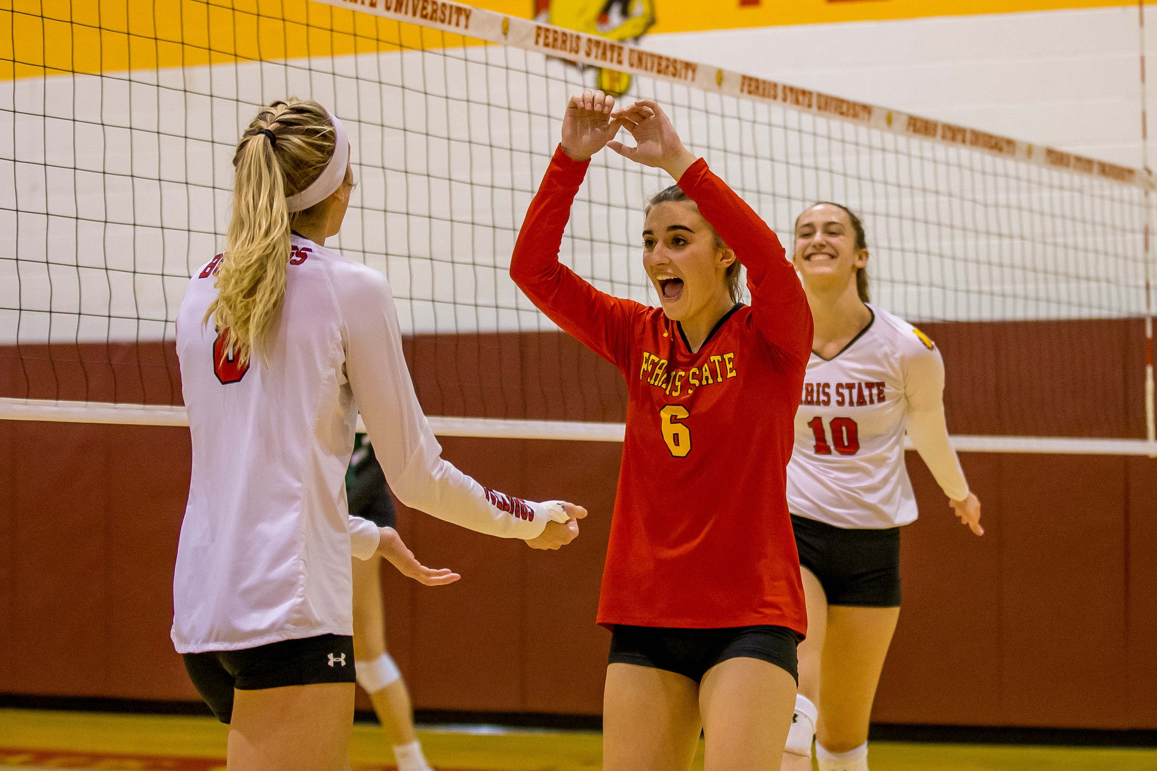 Bulldogs Sweep Lakers In Road Weekend Set